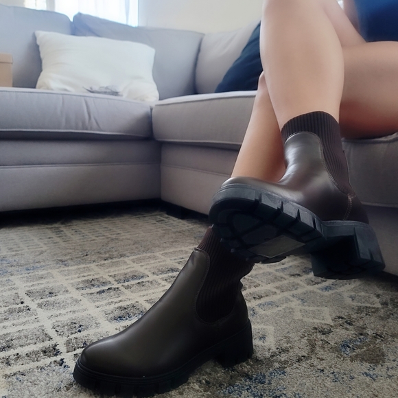 Soft dreams Boots - Picture 4 of 5